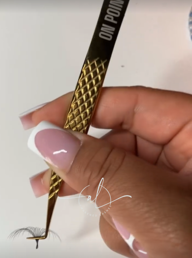 0.03 18 Rows (Single Length) Diamond Edition Volume Lash Tray